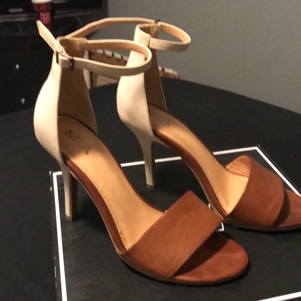 Gorgeous brown and tan heels  with ankle straps